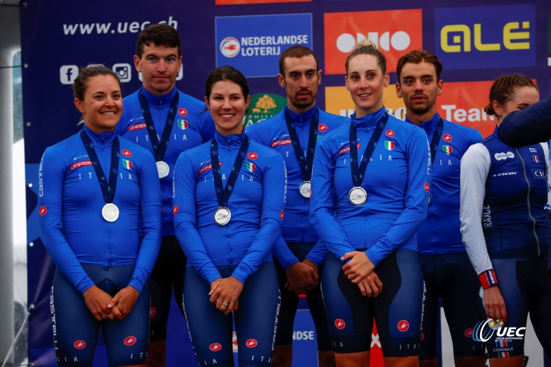 2023 UEC Road European Championships - Drenthe - Junior Mixed Team Relay - Emmen - Emmen 38, km - 21/09/2023 - Matteo Sobrero - Mattia Cattaneo - Edoardo Affini - Soraya Paladin - Elena Cecchini - Vittoria Guazzini (ITA) - photo Luca Bettini/SprintCycling